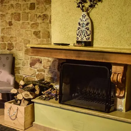 Aetoma Suites Konukevi *