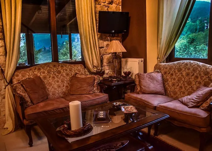 Aetoma Suites Konukevi *