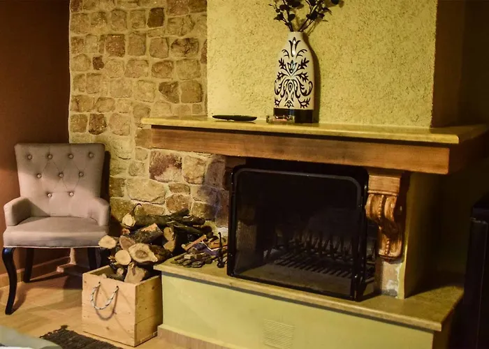 Aetoma Suites Konukevi *